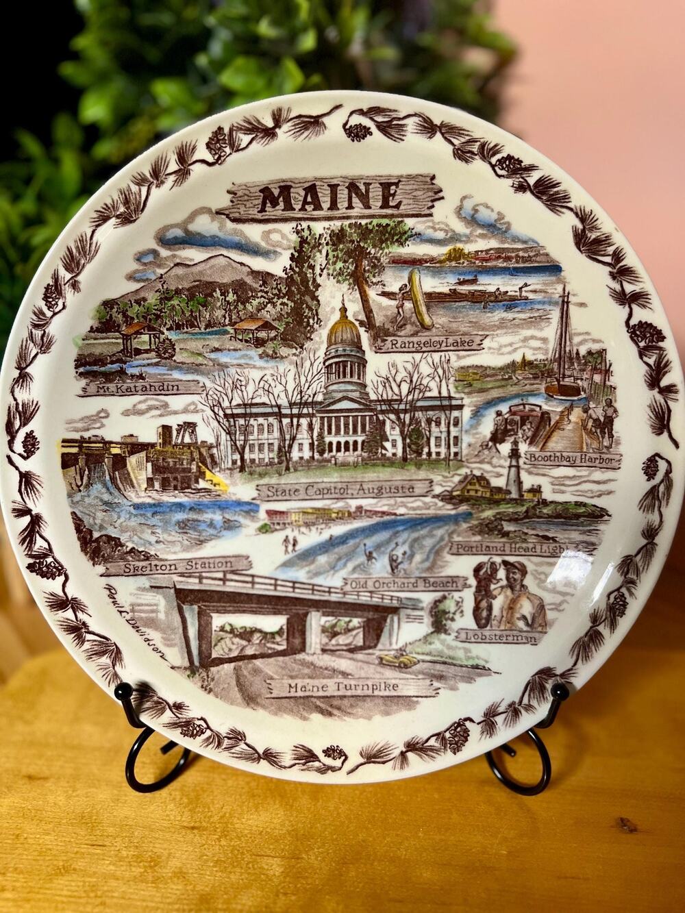 Vintage Vernon Kilns Maine Souvenir Plate, Paul H. Davidson Transferware